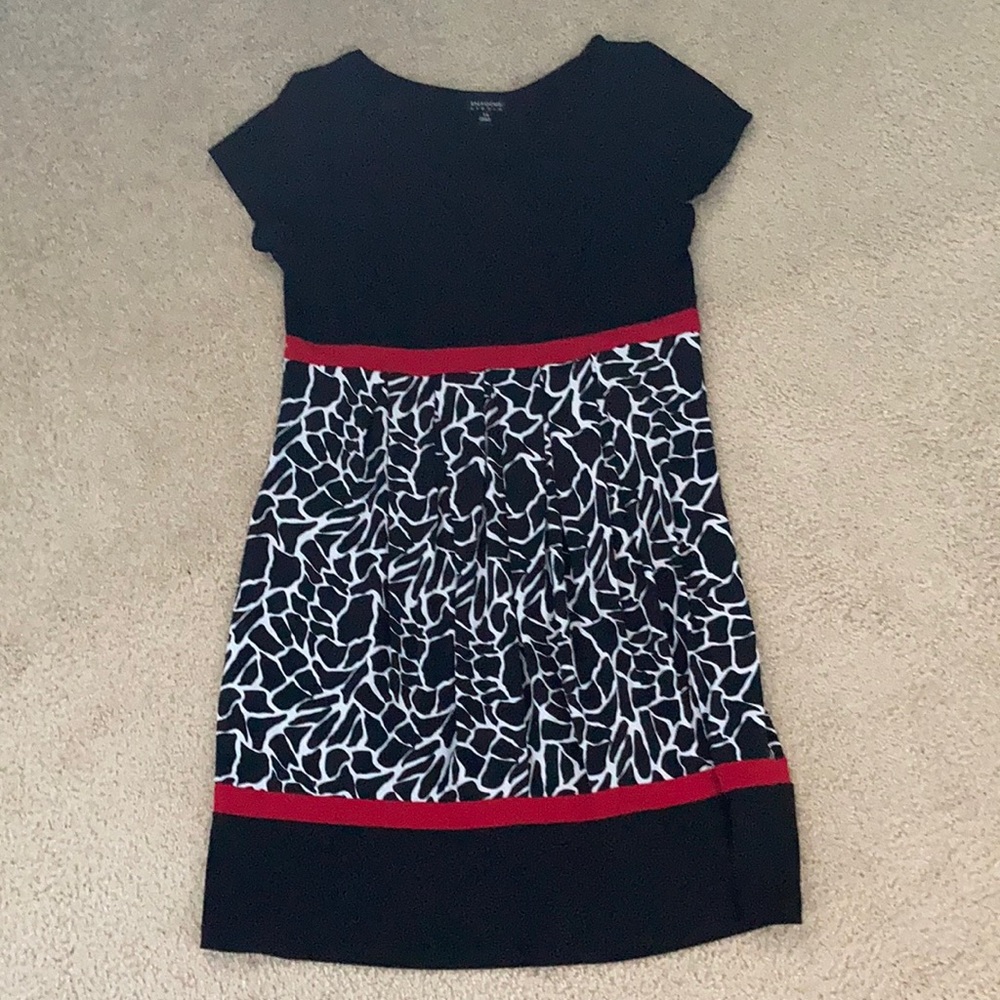 Black and read print dress